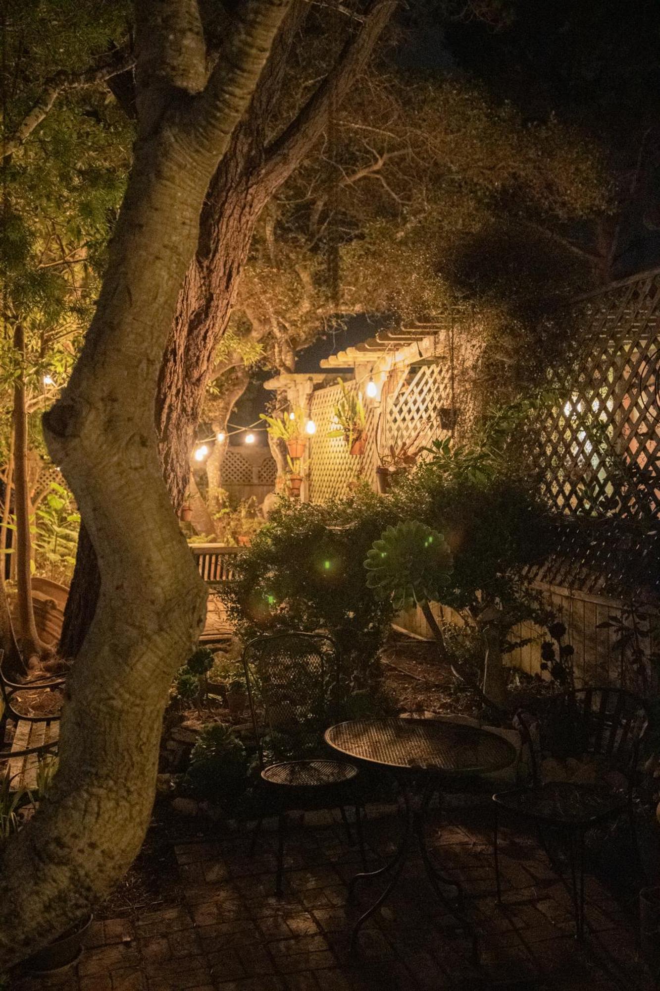 Carmel Garden Inn Exterior photo